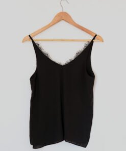 sleeveless black top
