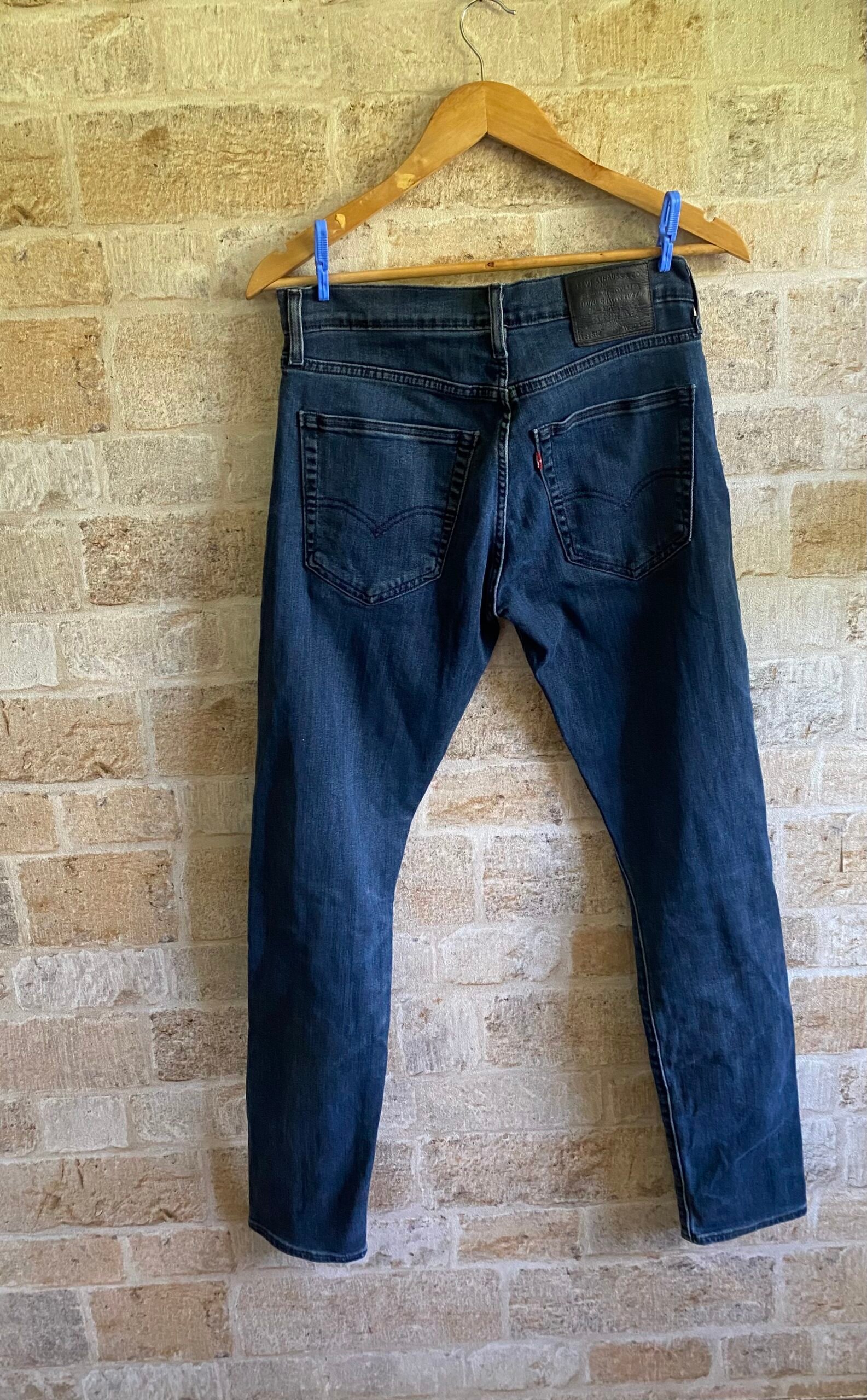 Mens Levis Jeans - Image 2