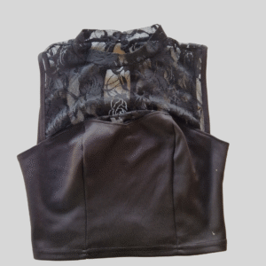 Lace Black crop