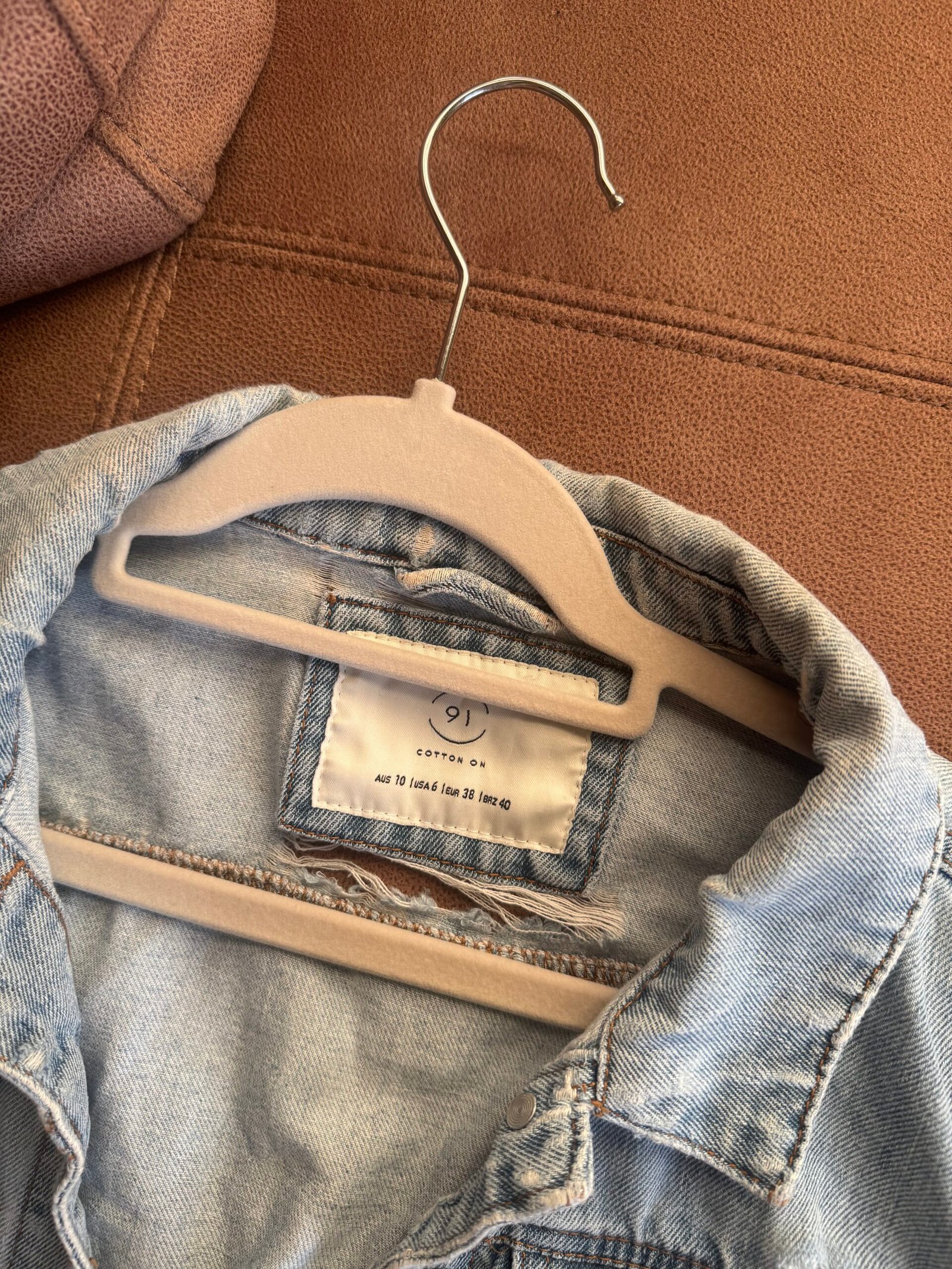 Cropped denim jacket - Image 2