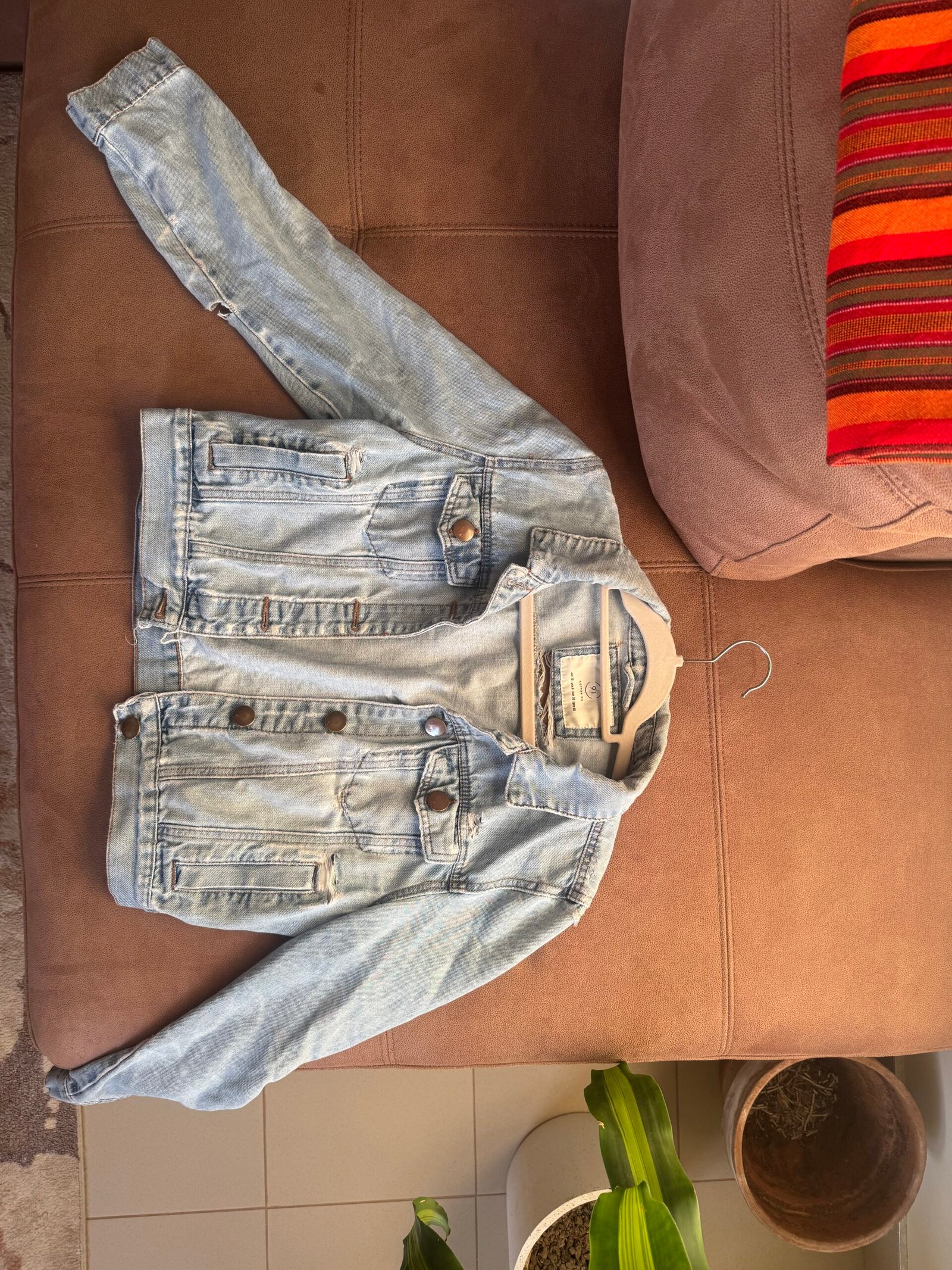 Cropped denim jacket