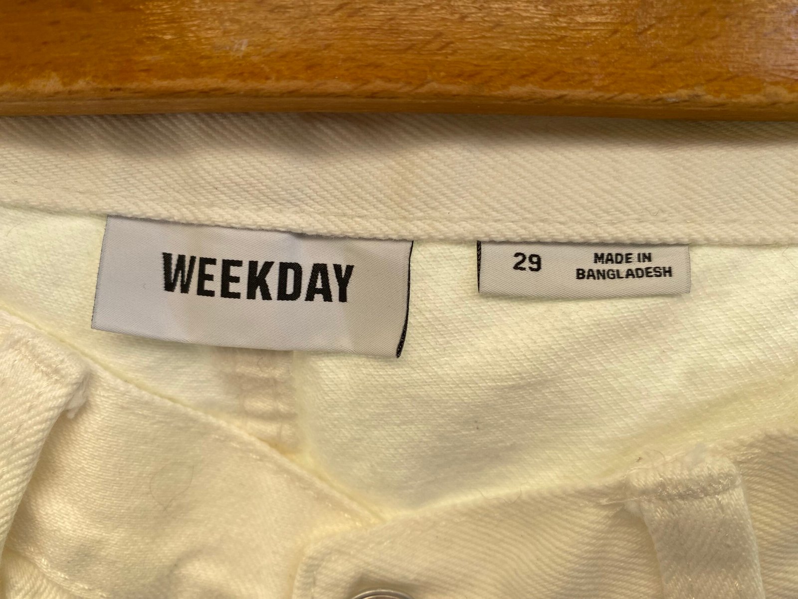 100% cotton white denim shorts. - Image 3