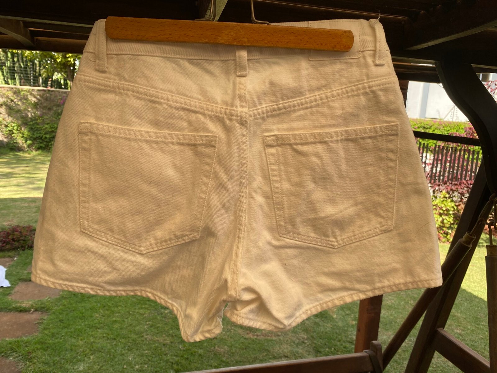100% cotton white denim shorts. - Image 2