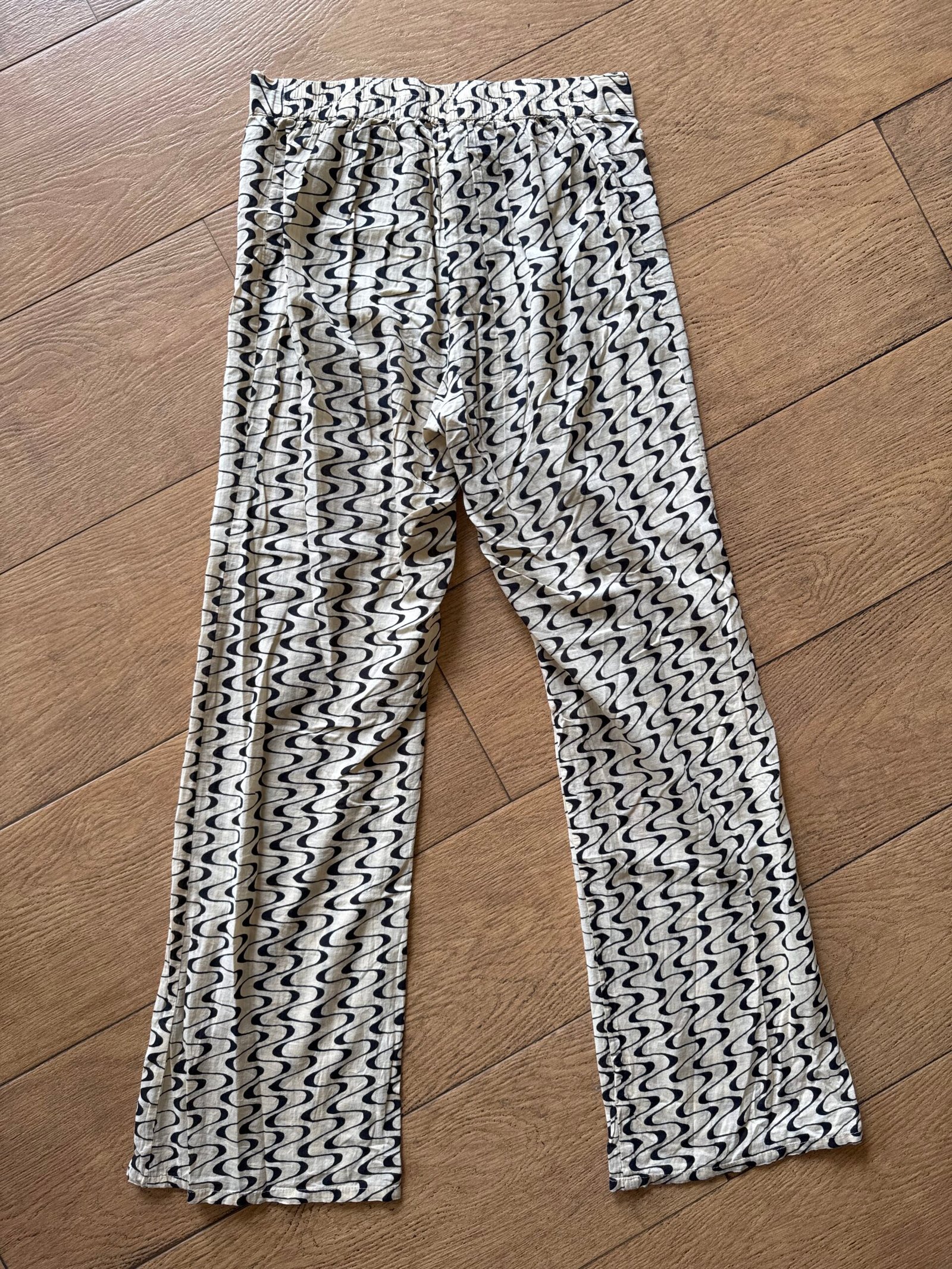 Lightweight funky trousers - Image 2